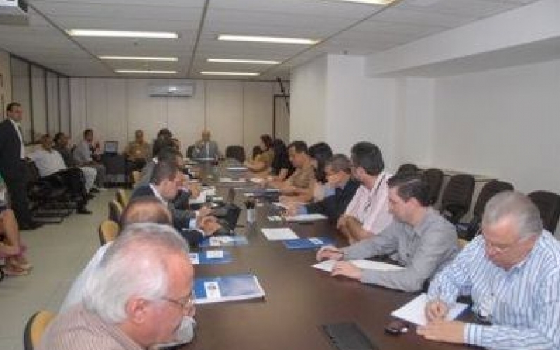 Secretário Sérgio Côrtes e prefeitos da Baixada Fluminense discutem melhorias na saúde da região