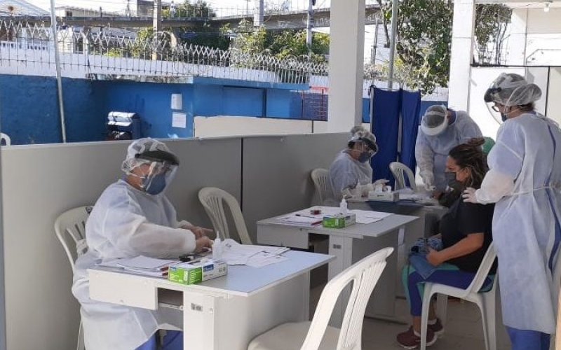 Centro Municipal de Saúde de Duque de Caxias atende pacientes com síndrome gripal leve   