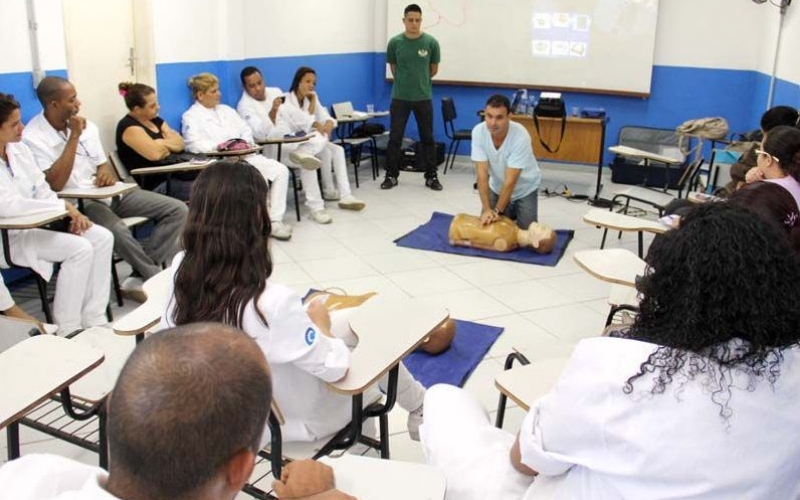 Hospital da Posse realiza dois cursos de aperfeiçoamento para funcionários