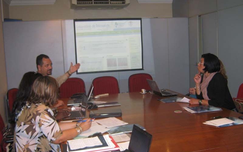 Plataforma do Telessaúde é apresentada para equipe da Baixada