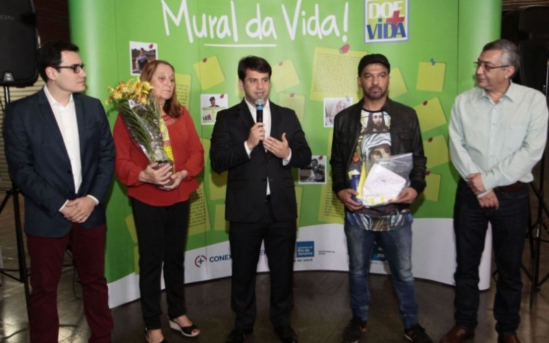 Dia Nacional da Doação de Órgãos: Programa Estadual de Transplantes inaugura Mural da Vida na Estação Carioca