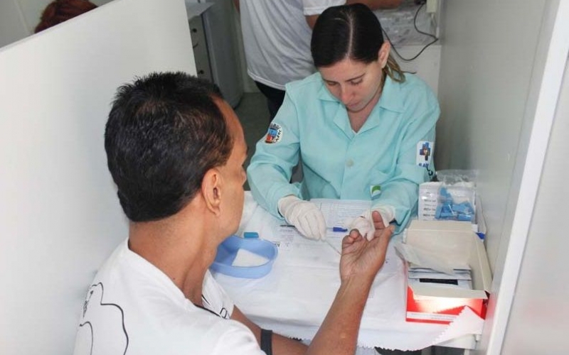 Ação contra hepatite ganha adesão de mais de 300 pessoas em Nova Iguaçu