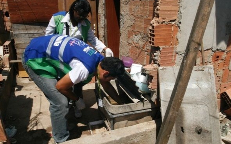 Trabalho de prevenção contra a dengue surte efeito em Meriti
